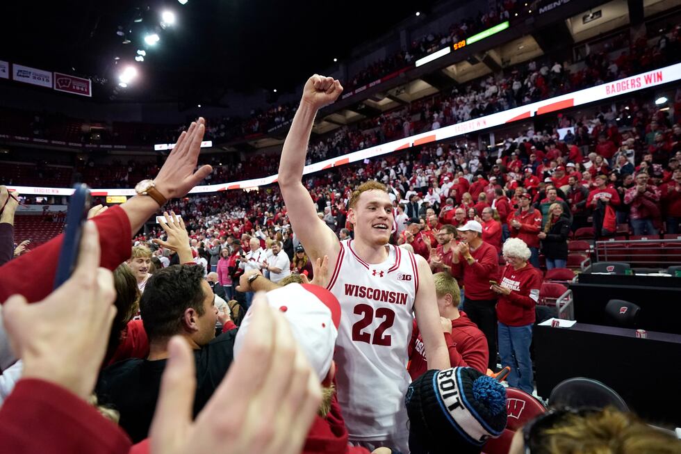 Austin Rapp Edge No. 24 Wisconsin moves back into Top 25 by displaying a knack for ...