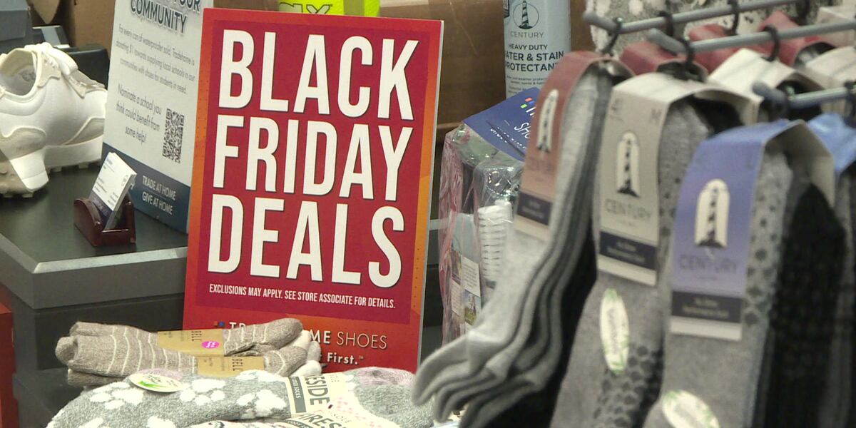 Amidst online shopping popularity, in-person Black Friday shopping remains a tradition Amidst online shopping popularity, in-person Black Friday shopping remains a tradition