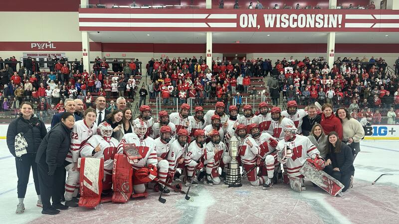 No. 1 Wisconsin women’s hockey wins WCHA Regular Season Title with 8-2 ...