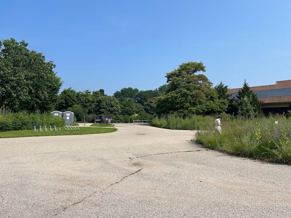 El Departamento de Policía de UW-Madison le pide a la gente que evite el lado este del Arboreto de UW en ...