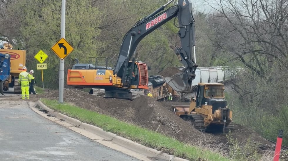 Σφοδρές πλημμύρες στο Janesville προκάλεσε κλείσιμο δρόμων, ζημιές σε κτίρια