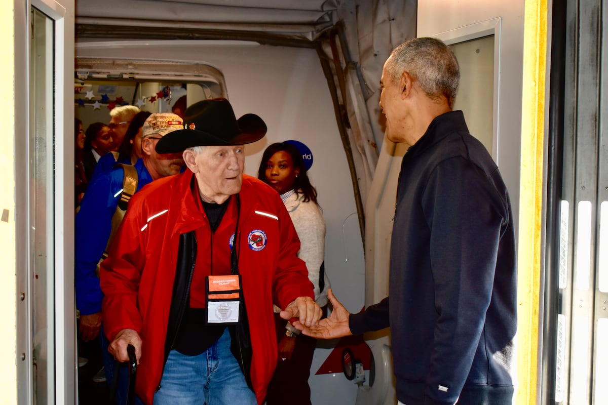 Former President Obama greets Badger Honor Flight veterans in Washington D.C.