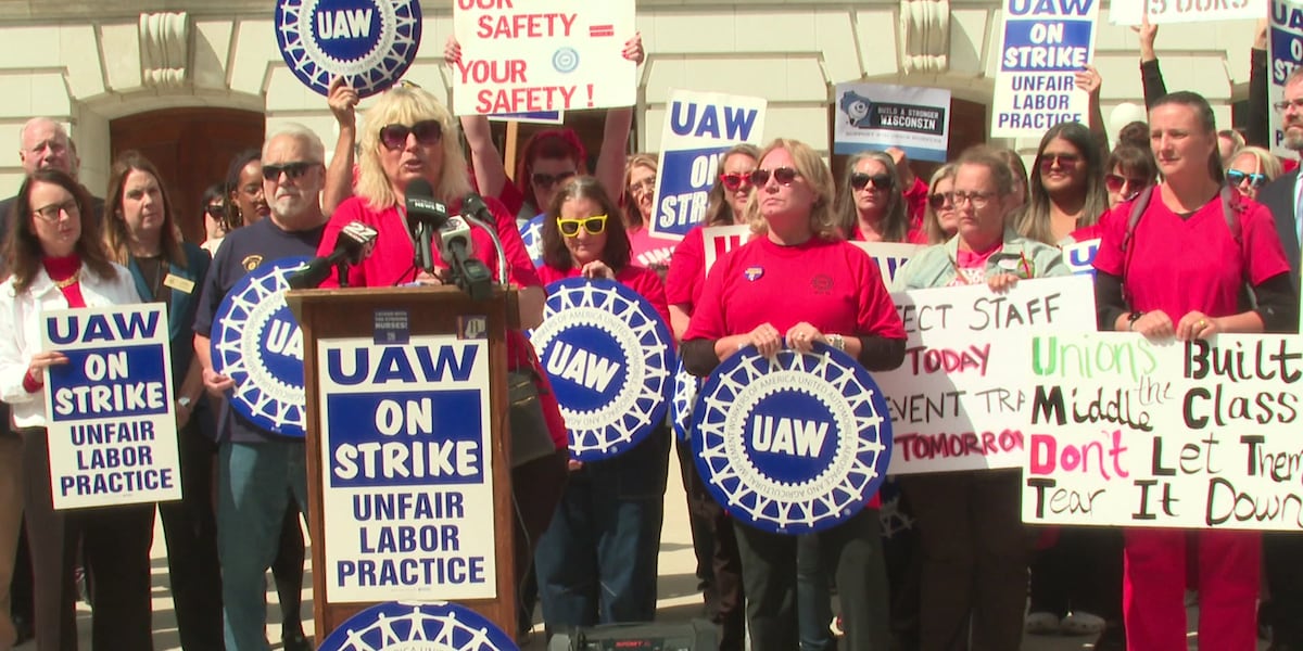 MercyHealth East Clinic employees strike at Wisconsin State Capitol