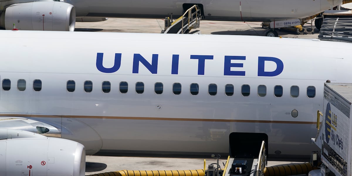 Dead body found in wheel well of United plane from Chicago to Maui