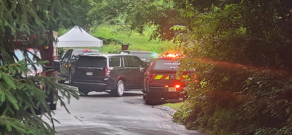 Equipo de incidentes peligrosos que responde al lado oeste de Madison