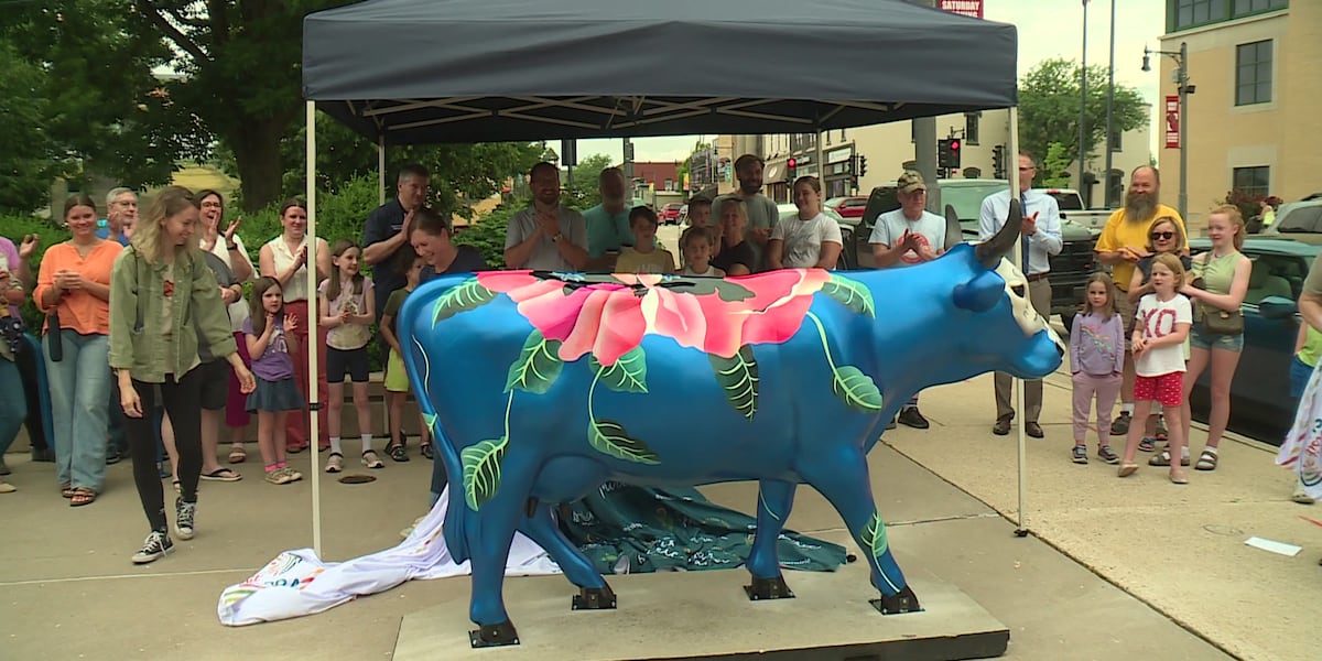 Cow ‘Georgia Keeffee’ returns to Sun Prairie with a makeover Cow ‘Georgia Keeffee’ returns to Sun Prairie with a makeover
